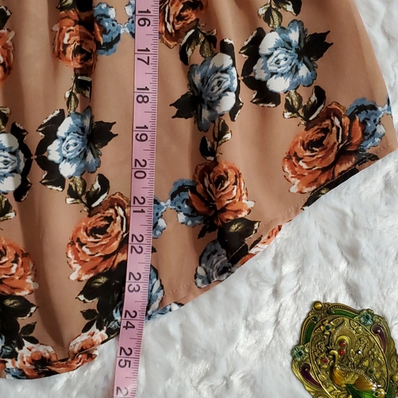 ONE CLOTHING • Tan blue brown floral print • XS - Picture 6 of 6
